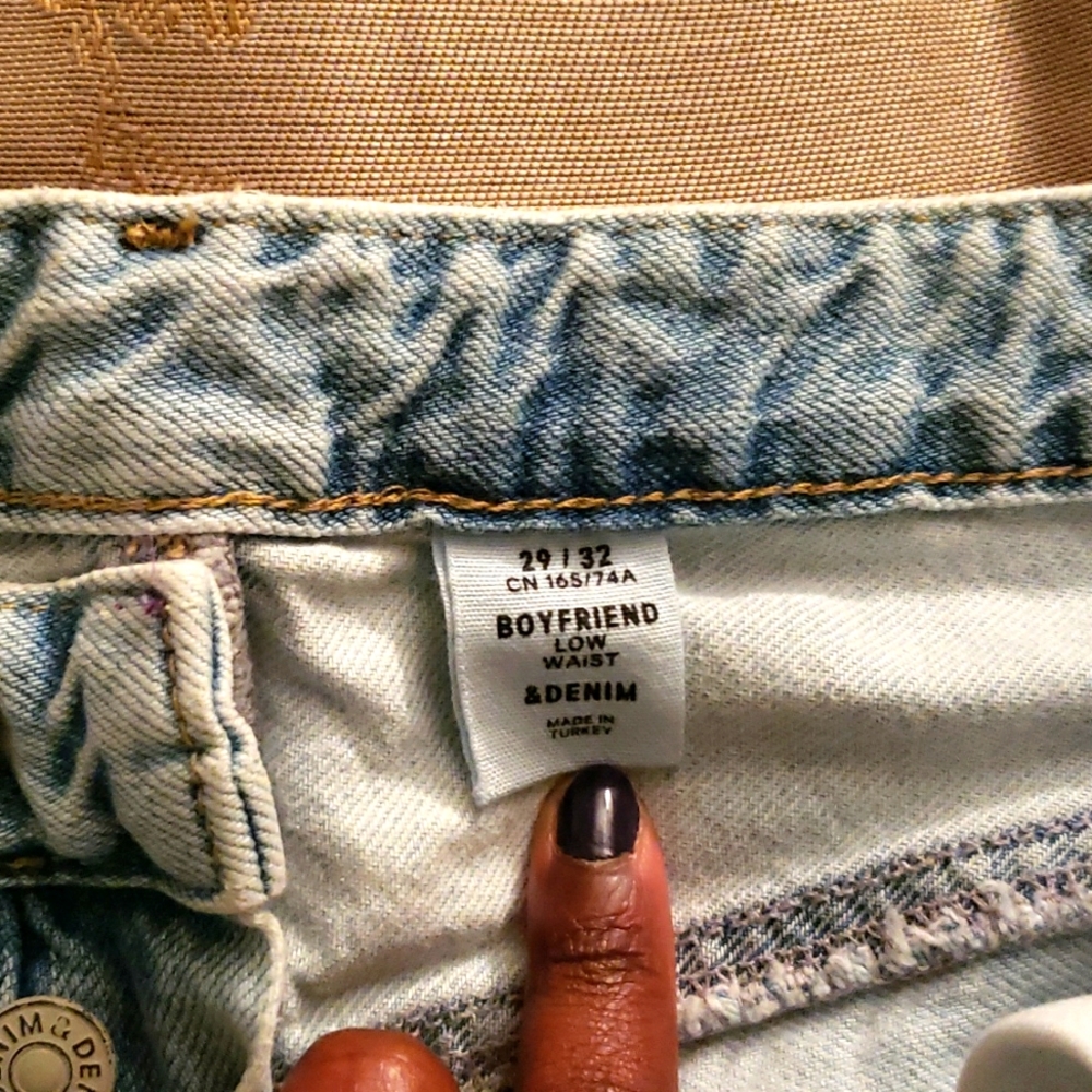 Light rinse jeans